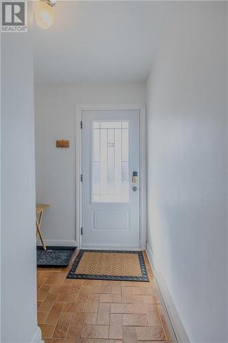 Front door - 5 Huron Avenue N, Ottawa, ON - Indoor Photo Showing Other Room