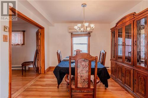 Main Unit: Dining room - 5 Huron Avenue N, Ottawa, ON - Indoor Photo Showing Dining Room