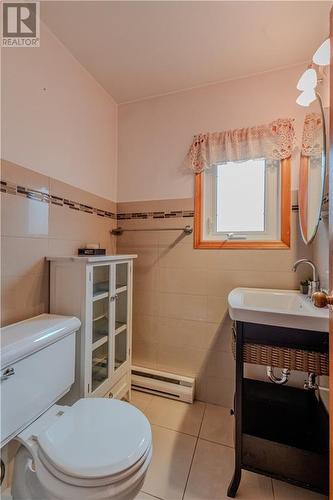 Updated 2pc - 5 Huron Avenue N, Ottawa, ON - Indoor Photo Showing Bathroom