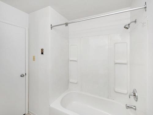 8047 Arthur St, Crofton, BC - Indoor Photo Showing Bathroom