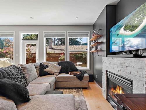 3240 Navy Crt, Langford, BC - Indoor Photo Showing Living Room With Fireplace