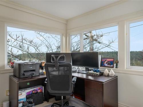 521 Larch St, Nanaimo, BC - Indoor Photo Showing Office