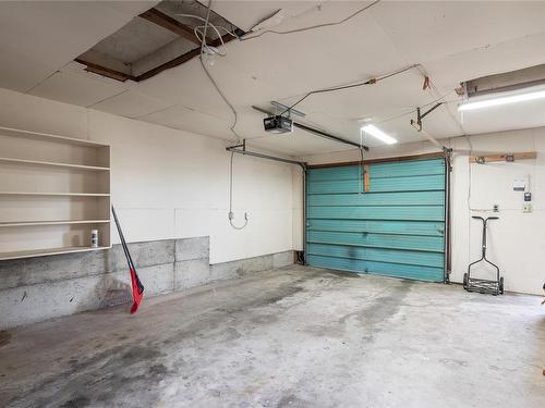521 Larch St, Nanaimo, BC - Indoor Photo Showing Garage