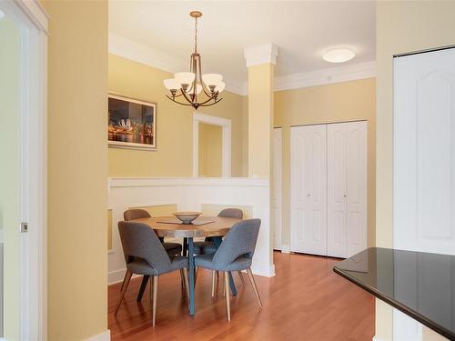 501-845 Yates St, Victoria, BC - Indoor Photo Showing Dining Room