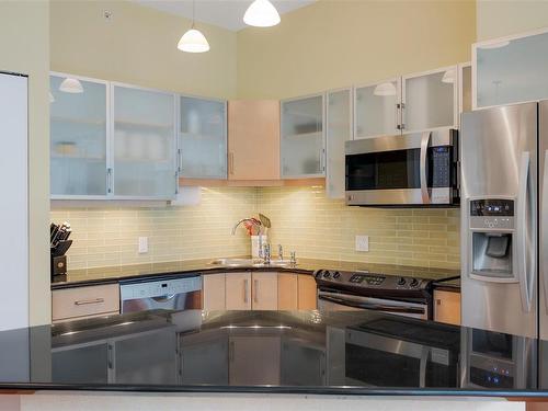 501-845 Yates St, Victoria, BC - Indoor Photo Showing Kitchen With Upgraded Kitchen