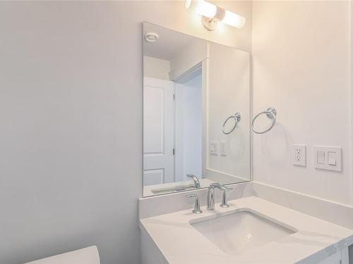 111-5160 Hammond Bay Rd, Nanaimo, BC - Indoor Photo Showing Bathroom