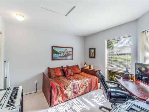 9-310 Pym St, Parksville, BC - Indoor Photo Showing Bedroom