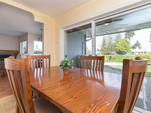 547 Fairways Pl, Cobble Hill, BC - Indoor Photo Showing Dining Room