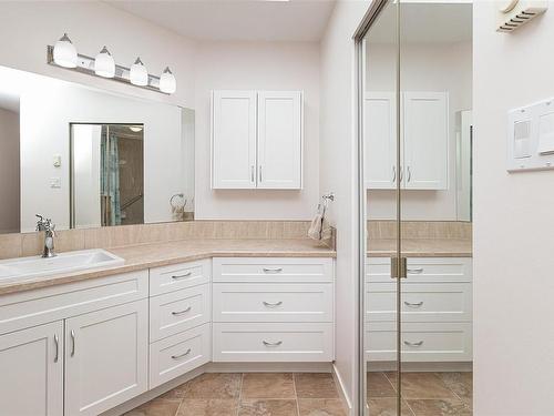 547 Fairways Pl, Cobble Hill, BC - Indoor Photo Showing Bathroom