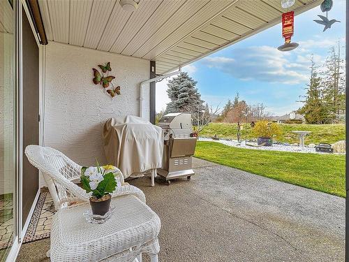 547 Fairways Pl, Cobble Hill, BC - Outdoor With Deck Patio Veranda