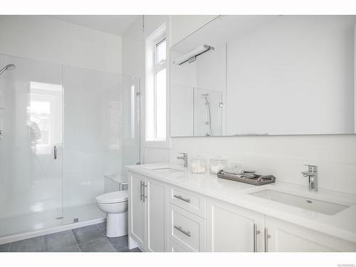19-846 Ackerman Rd, French Creek, BC - Indoor Photo Showing Bathroom