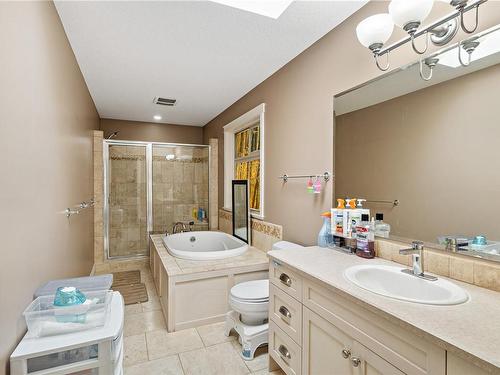 5134 Owlstone Pl, Nanaimo, BC - Indoor Photo Showing Bathroom