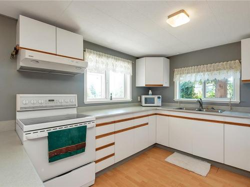 701 Birch St, Campbell River, BC - Indoor Photo Showing Kitchen With Double Sink