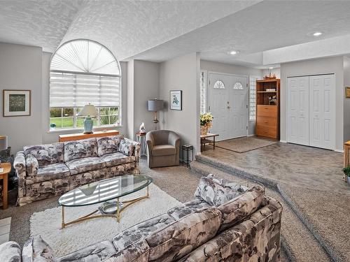 10978 Cedar Lane, North Saanich, BC - Indoor Photo Showing Living Room