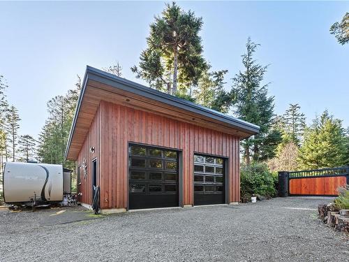 875 Elina Rd, Ucluelet, BC - Outdoor