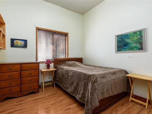 3355 Egremont Rd, Cumberland, BC - Indoor Photo Showing Bedroom