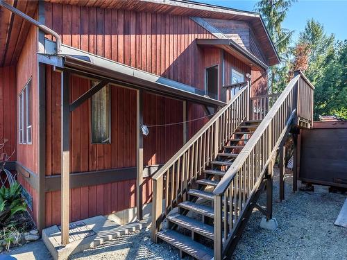 3355 Egremont Rd, Cumberland, BC - Outdoor With Exterior