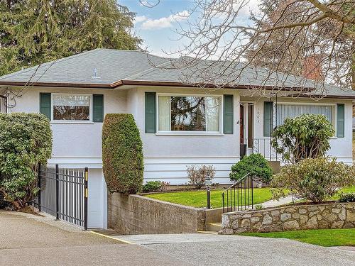 1863 Gonzales Ave, Victoria, BC - Outdoor