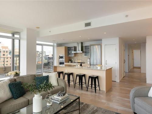 1702-707 Courtney St, Victoria, BC - Indoor Photo Showing Living Room