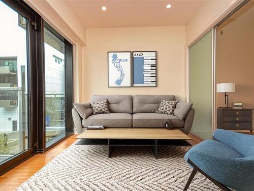 210-1105 Pandora Ave, Victoria, BC - Indoor Photo Showing Living Room
