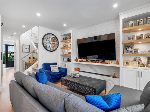 152 Crease Ave, Saanich, BC - Indoor Photo Showing Living Room With Fireplace