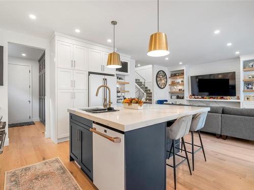 152 Crease Ave, Saanich, BC - Indoor Photo Showing Kitchen With Double Sink With Upgraded Kitchen