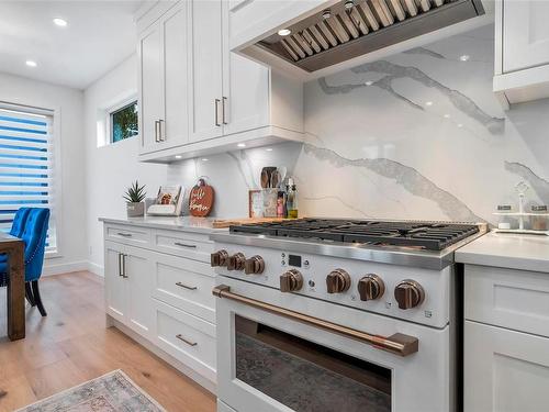 152 Crease Ave, Saanich, BC - Indoor Photo Showing Kitchen With Upgraded Kitchen