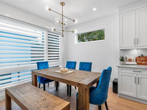 152 Crease Ave, Saanich, BC - Indoor Photo Showing Dining Room