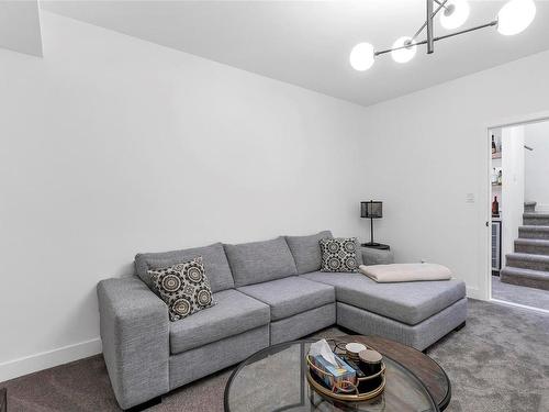 152 Crease Ave, Saanich, BC - Indoor Photo Showing Living Room