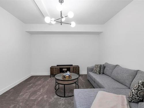 152 Crease Ave, Saanich, BC - Indoor Photo Showing Living Room