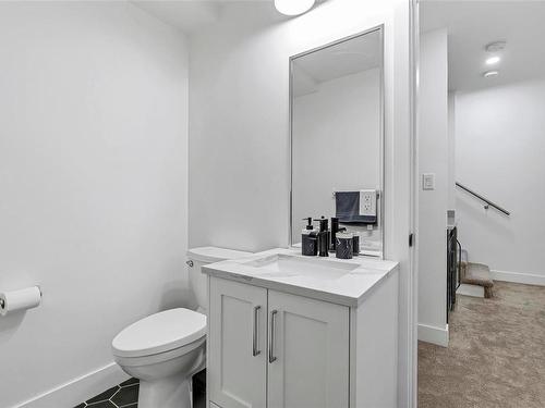 152 Crease Ave, Saanich, BC - Indoor Photo Showing Bathroom