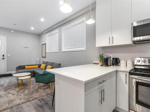 152 Crease Ave, Saanich, BC - Indoor Photo Showing Kitchen