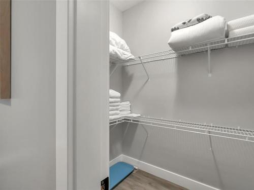 152 Crease Ave, Saanich, BC - Indoor With Storage