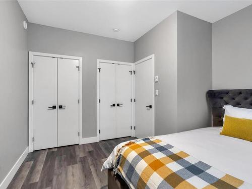 152 Crease Ave, Saanich, BC - Indoor Photo Showing Bedroom