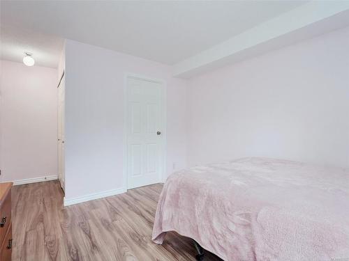 308-2520 Wark St, Victoria, BC - Indoor Photo Showing Bedroom