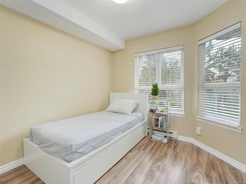 308-2520 Wark St, Victoria, BC - Indoor Photo Showing Bedroom