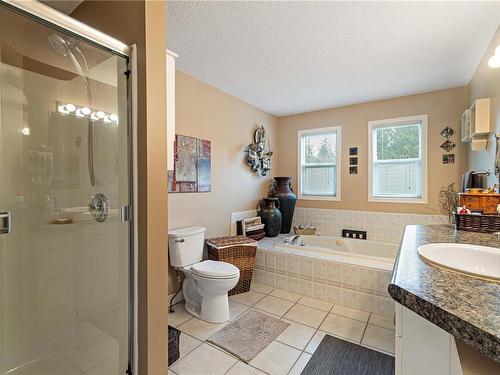 180 Holland Rd, Nanaimo, BC - Indoor Photo Showing Bathroom