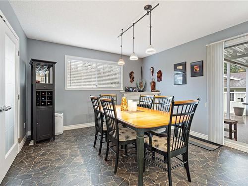 180 Holland Rd, Nanaimo, BC - Indoor Photo Showing Dining Room