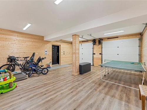 4-501 Point Ideal Dr, Lake Cowichan, BC - Indoor Photo Showing Garage