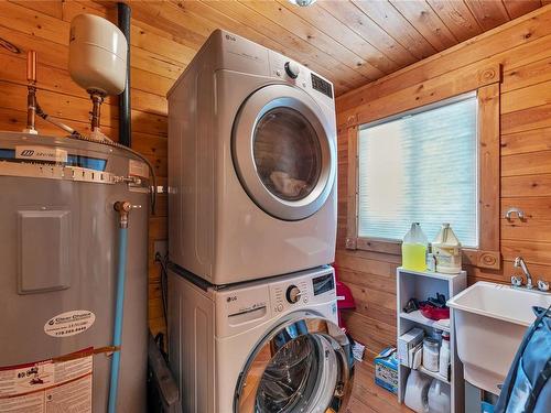 4-501 Point Ideal Dr, Lake Cowichan, BC - Indoor Photo Showing Laundry Room