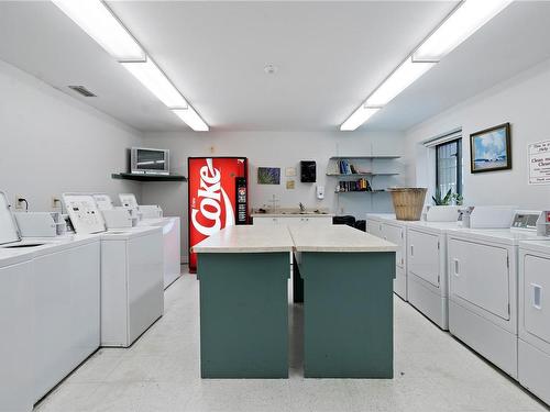 611-1630 Quadra St, Victoria, BC - Indoor Photo Showing Laundry Room