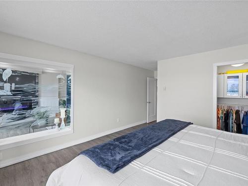 105-3555 Outrigger Rd, Nanoose Bay, BC - Indoor Photo Showing Bedroom