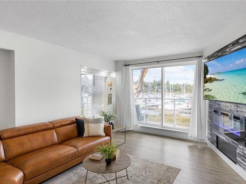 105-3555 Outrigger Rd, Nanoose Bay, BC - Indoor Photo Showing Living Room