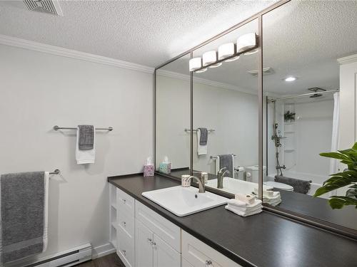 105-3555 Outrigger Rd, Nanoose Bay, BC - Indoor Photo Showing Bathroom
