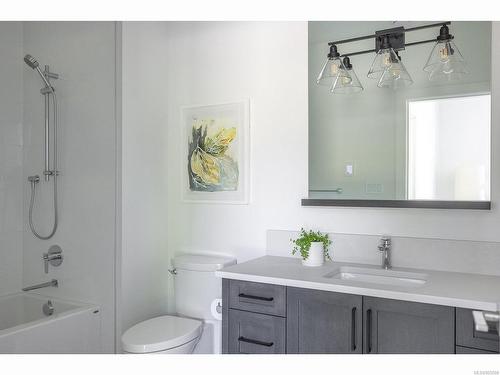 703 Trailside Rd, Nanaimo, BC - Indoor Photo Showing Bathroom