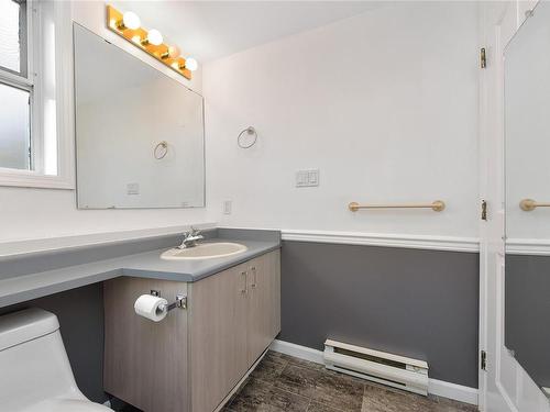3-1356 Slater St, Victoria, BC - Indoor Photo Showing Bathroom