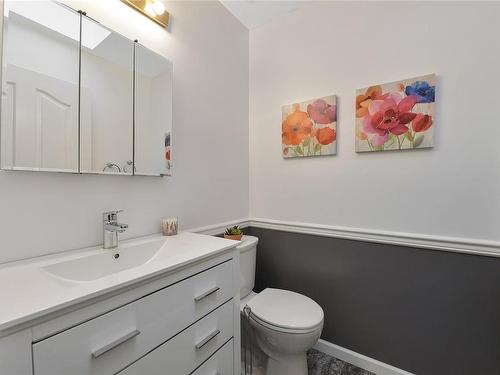 3-1356 Slater St, Victoria, BC - Indoor Photo Showing Bathroom