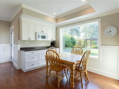 375 Point Ideal Dr, Lake Cowichan, BC - Indoor Photo Showing Dining Room