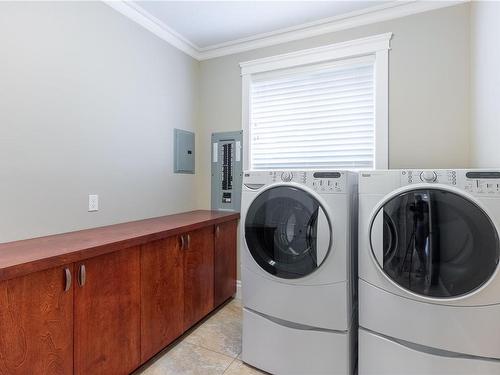 375 Point Ideal Dr, Lake Cowichan, BC - Indoor Photo Showing Laundry Room