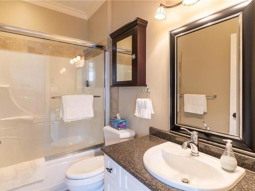 375 Point Ideal Dr, Lake Cowichan, BC - Indoor Photo Showing Bathroom